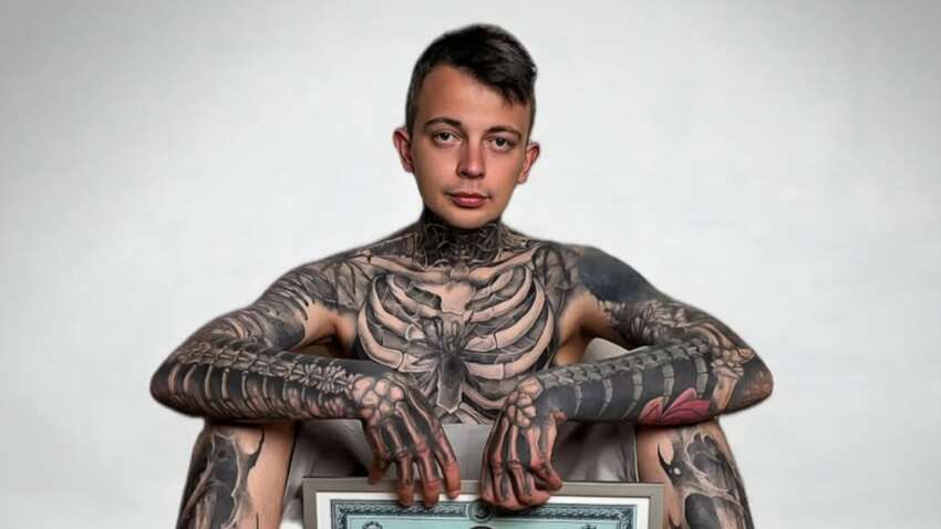 Українець встановив світовий рекорд з тату у вигляді кісток: як виглядає (ФОТО)