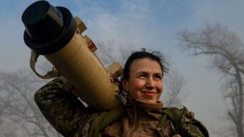 Екс-нардеп запропонувала Єрмаку, який зібрався на фронт, місце у своєму взводі Екс-нардеп запропонувала Єрмаку, який зібрався на фронт, місце у своєму взводі