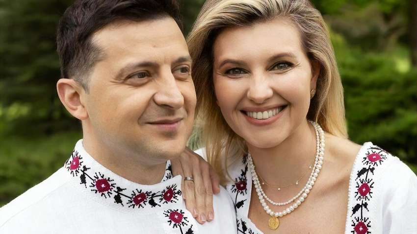 Скандальная вышиванка Зеленского: дизайнер объяснил, почему разрез сбоку (ФОТО)