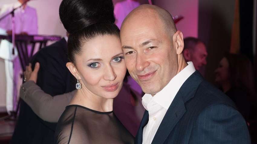 Дмитрий Гордон показал полуобнаженную жену на снимке (ФОТО)