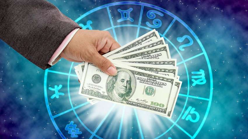 Кто сможет разбогатеть в 2022 году: прогноз астролога
