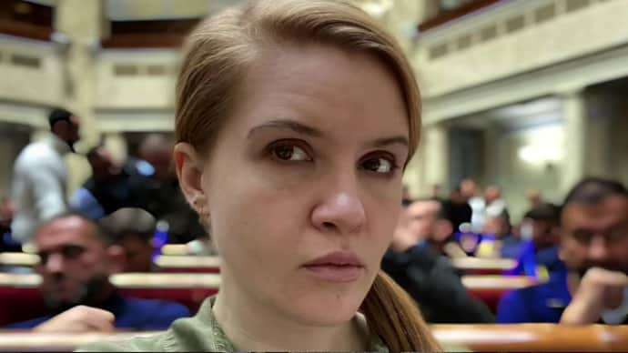 Стало известно, от кого Безуглая получила санкцию на беспощадную критику главкома Стало известно, от кого Безуглая получила санкцию на беспощадную критику главкома