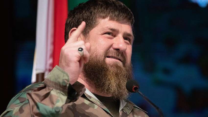 Кадиров звернувся до Путіна з цинічним проханням, яке стосується вбивства мирних українців Кадиров звернувся до Путіна з цинічним проханням, яке стосується вбивства мирних українців