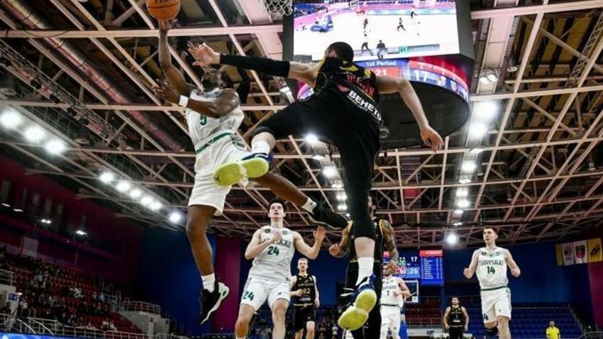 В баскетбольной Суперлиги состоялась "лидерская заруба"