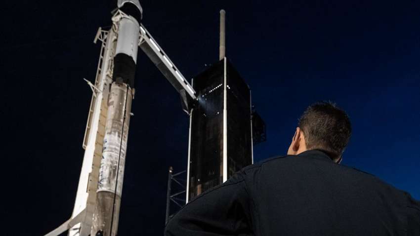 SpaceX отправила первых туристов в космос: как выглядел полет (ВИДЕО) SpaceX отправила первых туристов в космос: как выглядел полет (ВИДЕО)