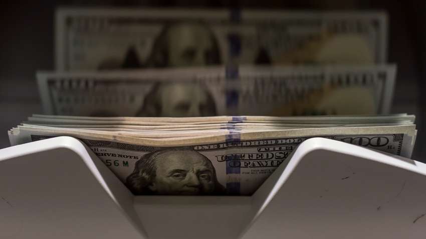 Офіційний курс долара в Україні продовжує знижуватися