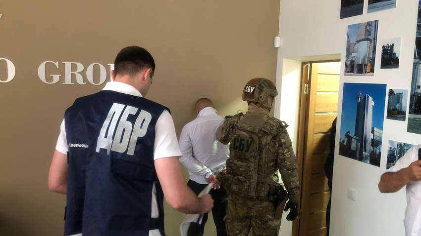 "Советник" Зеленского требовал у винницкого предпринимателя более миллиона гривен "Советник" Зеленского требовал у винницкого предпринимателя более миллиона гривен