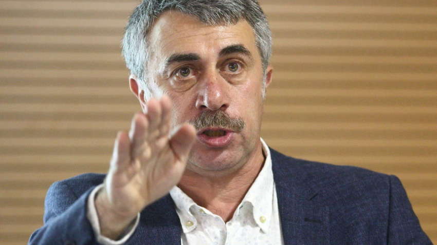 «Люди, ви що творите?»: Комаровський емоційно висловився про «гостинність» українців