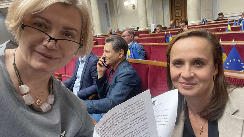 В парламенте собрали необходимое количество подписей за рассмотрение запрета УПЦ МП В парламенте собрали необходимое количество подписей за рассмотрение запрета УПЦ МП