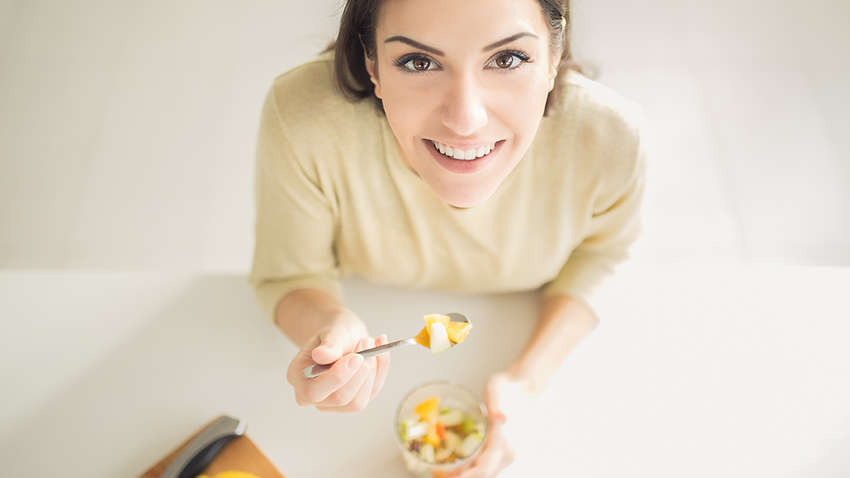 Названы три главных продукта, вызывающие прыщи