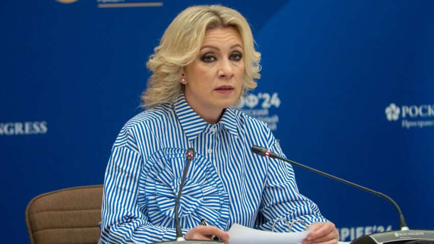 Захарова порадила президенту Польщі прочитати статтю Путіна