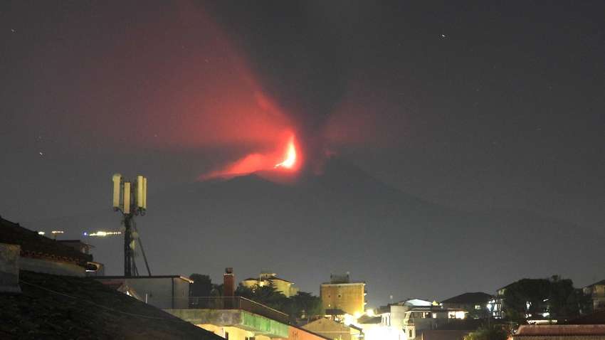 На Сицилии произошло новое сильное извержение вулкана (ФОТО, ВИДЕО) На Сицилии произошло новое сильное извержение вулкана (ФОТО, ВИДЕО)