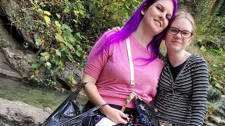 Не можна плакати і пітніти: 12-річна дівчинка страждає на рідкісне захворювання