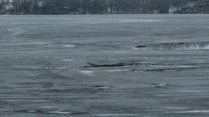 Шок в Винницкой области: отец утонул под льдом на рыбалке, а сын чудом выжил