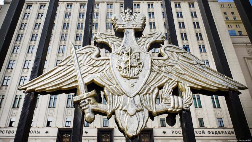 Думали пол дня: в Минобороны РФ впервые отреагировали на атаку дронов на аэродромы Думали пол дня: в Минобороны РФ впервые отреагировали на атаку дронов на аэродромы