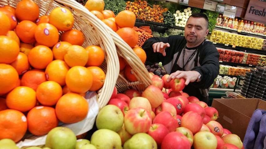 Українцям прогнозують поганий врожай яблук: скільки коштуватиме улюблений фрукт восени