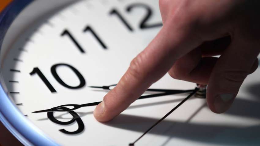 Перехід на літній час у 2024: коли українцям переводити годинники