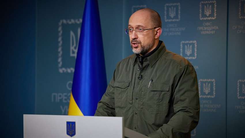 Шмигаль рассказал о программе поддержки переселенцев: какую помощь предоставит государство