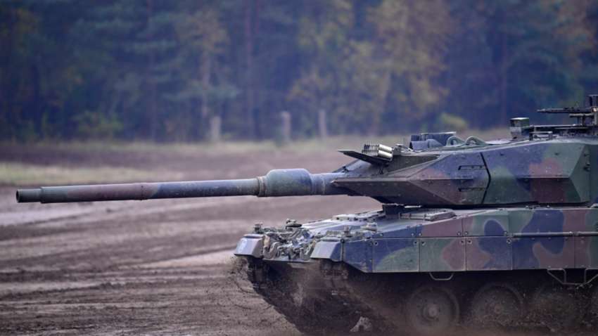 Друг Путина тоже решил поставлять танки Украине (ФОТО)