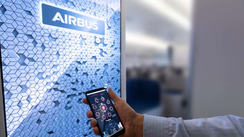 Французская авиастроительная компания Airbus представила "умный" пассажирский салон