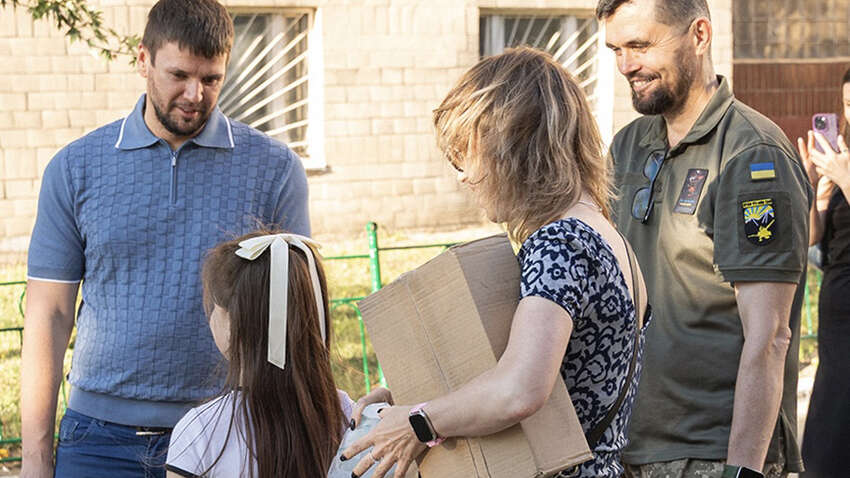 Антон Шухнін: Мережа DOMINO допомогла більш ніж 100 сім'ям переселенців з окупованих територій зібрати дітей до школи