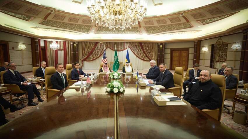 Шантаж закончился: США возобновляют военную помощь Украине и обмен разведданными