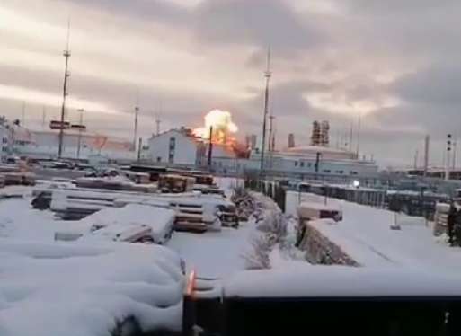 Сезон бавовни відкрито: торговий порт у Ленінградській області вразили дрони СБУ (відео)