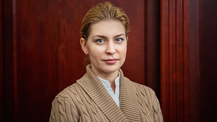 Посол Украины в США "засветила" брендовые серьги: сколько стоит обновка Стефанишиной