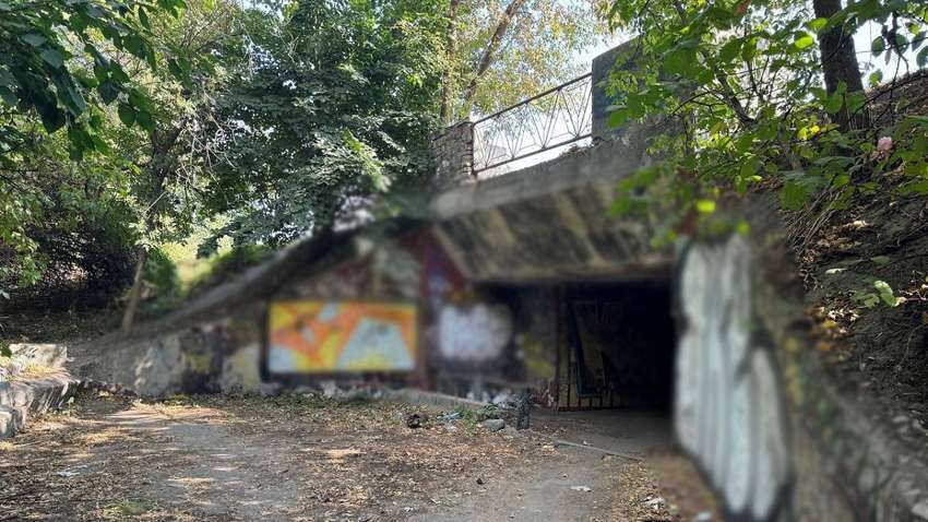 Шокирующее преступление в Киеве: девушку изнасиловали в переходе (ФОТО)