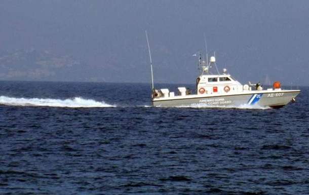 У берегов Греции затонуло судно с туристами 