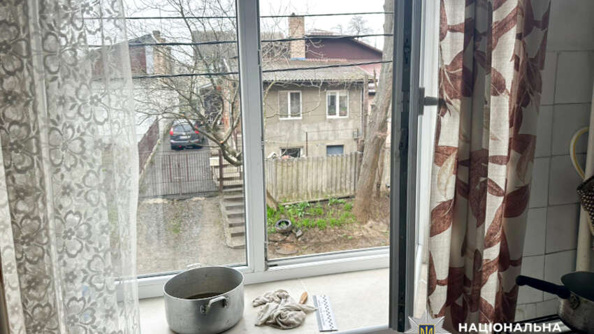 Трагедия во время обычной уборки: в Ровно женщина выпала из окна и скончалась