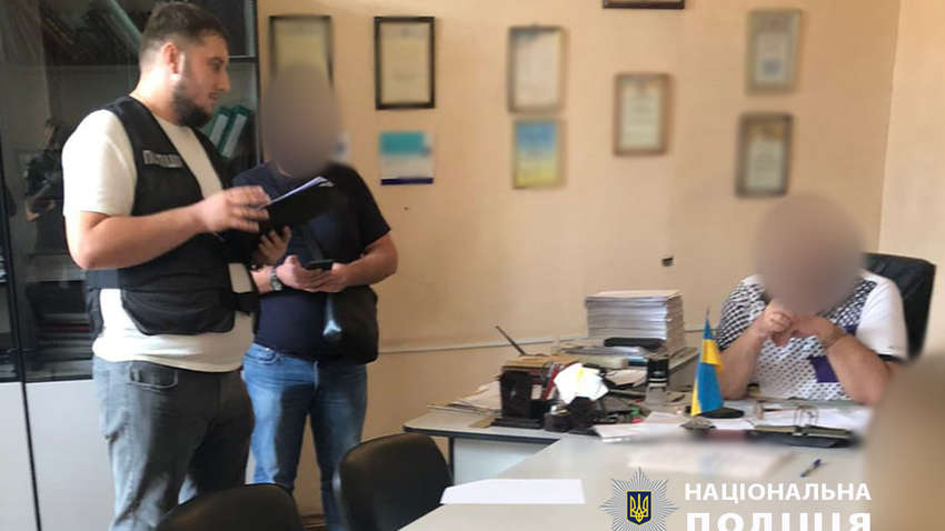 Хочешь учиться — плати: в Одессе задержали директора колледжа за взяточничество