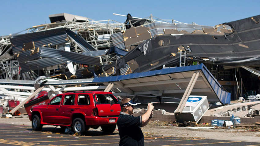 На южное побережье США обрушился мощный ураган «Лаура»: есть жертвы и серьезные разрушения