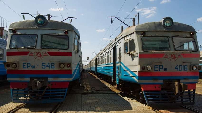 «Укрзализныця» из-за паводков отменяет пригородные поезда на Прикарпатье