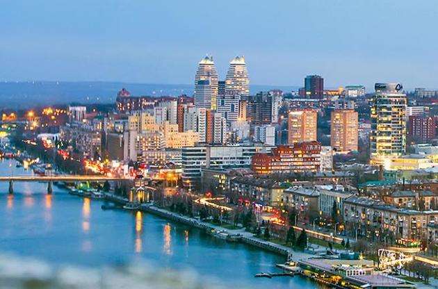 Рашисти влучили в багатоповерхівку в Дніпрі