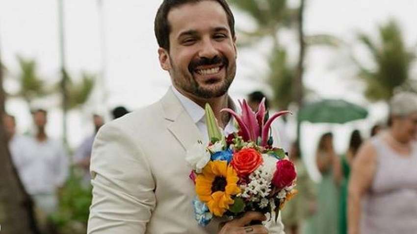 Бразилець, кинутий напередодні весілля, одружився сам із собою (ФОТО) Бразилець, кинутий напередодні весілля, одружився сам із собою (ФОТО)