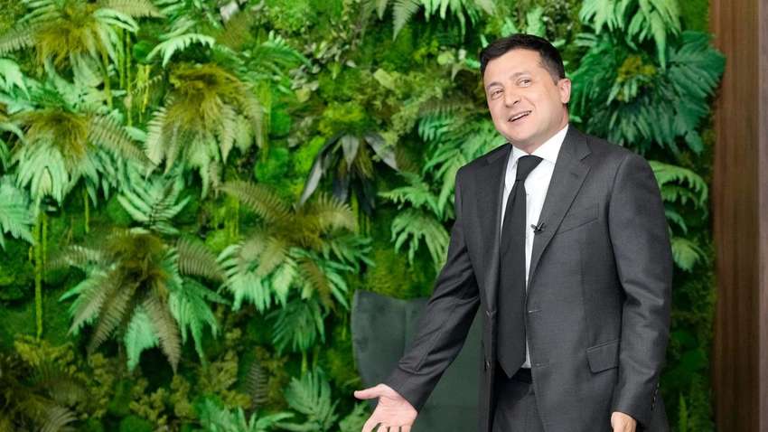 Фотограф порівняв новий інтер'єр кабінету Зеленського із голівудським фільмом: подробиці Фотограф порівняв новий інтер'єр кабінету Зеленського із голівудським фільмом: подробиці