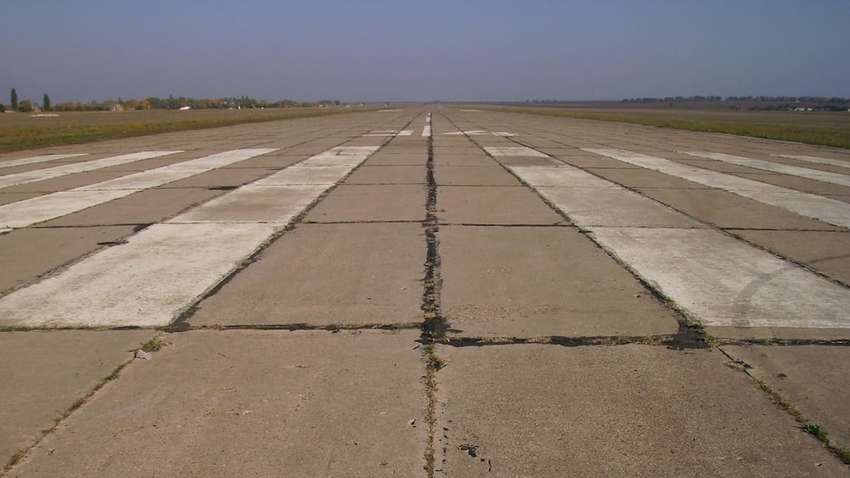 ВСУ ударили по аэродромам в Бердянске и Луганске: последствия