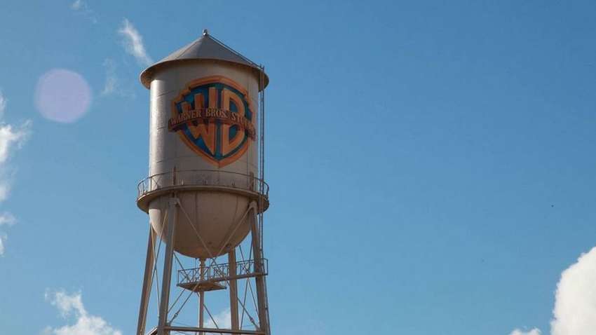 Киностудию Warner Bros. эвакуировали из-за пожара