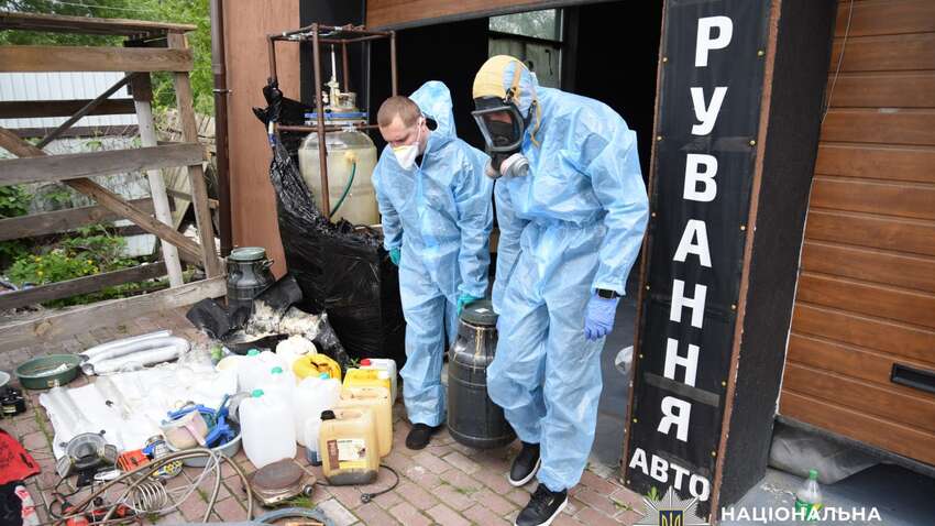 Масштабне виготовлення наркотиків в Україні: заробіток становив 300 мільйонів гривень на місяць