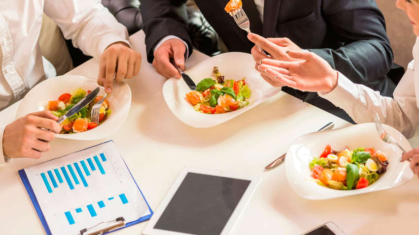 Отравились в кафе или ресторане: алгоритм действий для получения компенсации