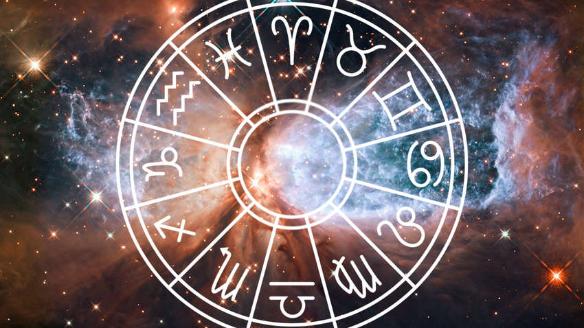 Гороскоп на 15 жовтня: кому не варто братися за фінансові питання