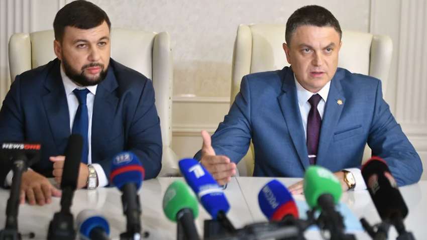 Главам боевиков ОРДЛО вручили партбилеты «Единой России»