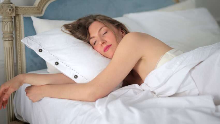 На какой стороне лучше спать: ученые объяснили, как положение тела влияет на здоровье На какой стороне лучше спать: ученые объяснили, как положение тела влияет на здоровье