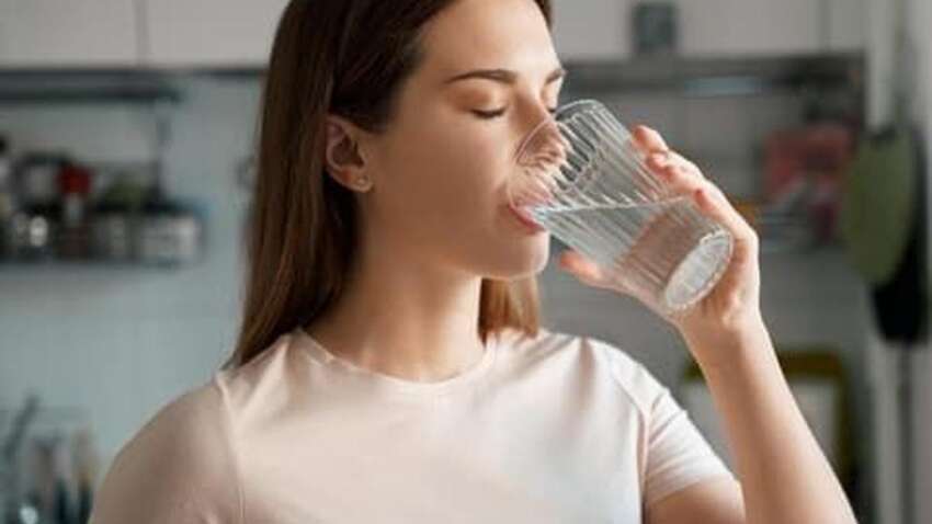 Ці ознаки на шкірі свідчать, що ви п'єте мало води Ці ознаки на шкірі свідчать, що ви п'єте мало води