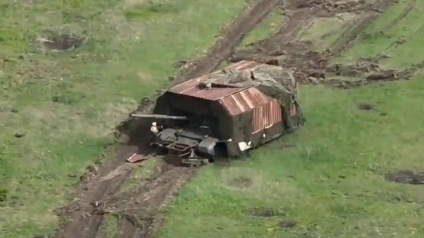 Спроба російського наступу "танками-черепахами" стала катастрофою для окупантів: деталі