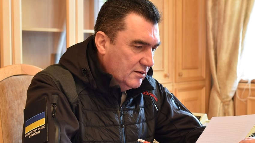 Помогают России: Данилов обвинил французские компании