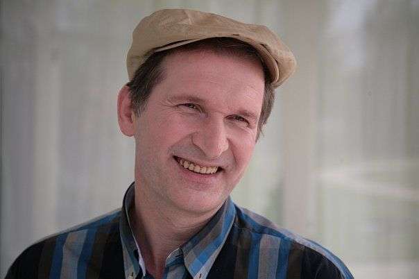 Скандально известному актеру из "Сватов" разрешили въезд в Украину