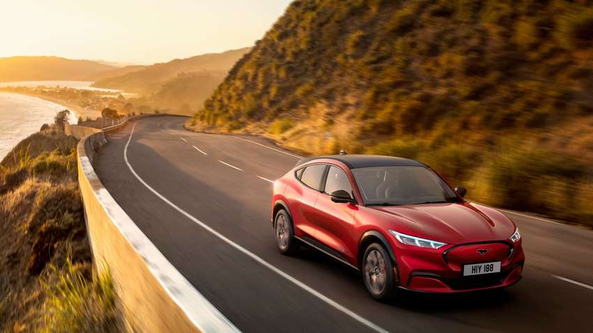 У Лос-Анджелесі представили повністю електричний автомобіль