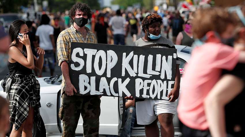 Смерть афроамериканца в США: из-за массовых протестов в Портленде объявили чрезвычайное положение Смерть афроамериканца в США: из-за массовых протестов в Портленде объявили чрезвычайное положение